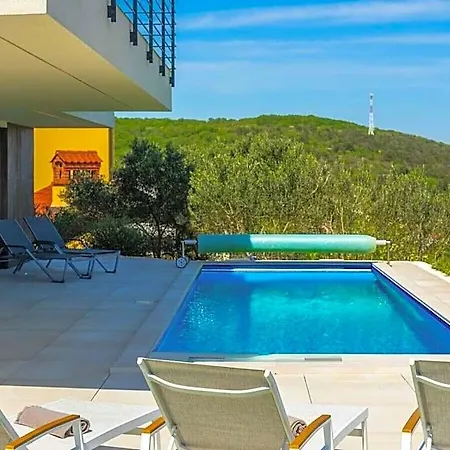 Panoramica Comfortable Villa Vrbnik (Primorje-Gorski Kotar)